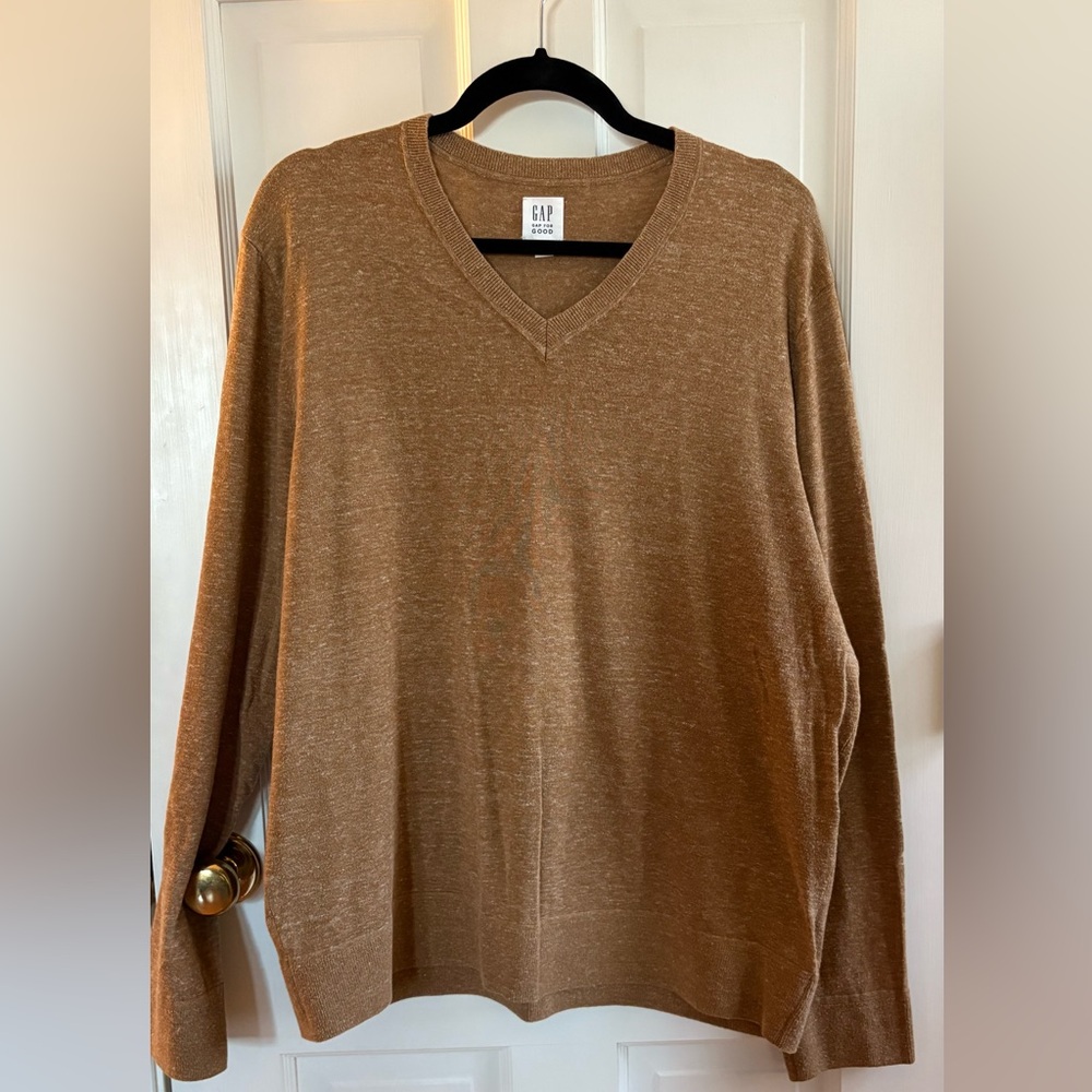 GAP Men's Tan V-Neck Sweater